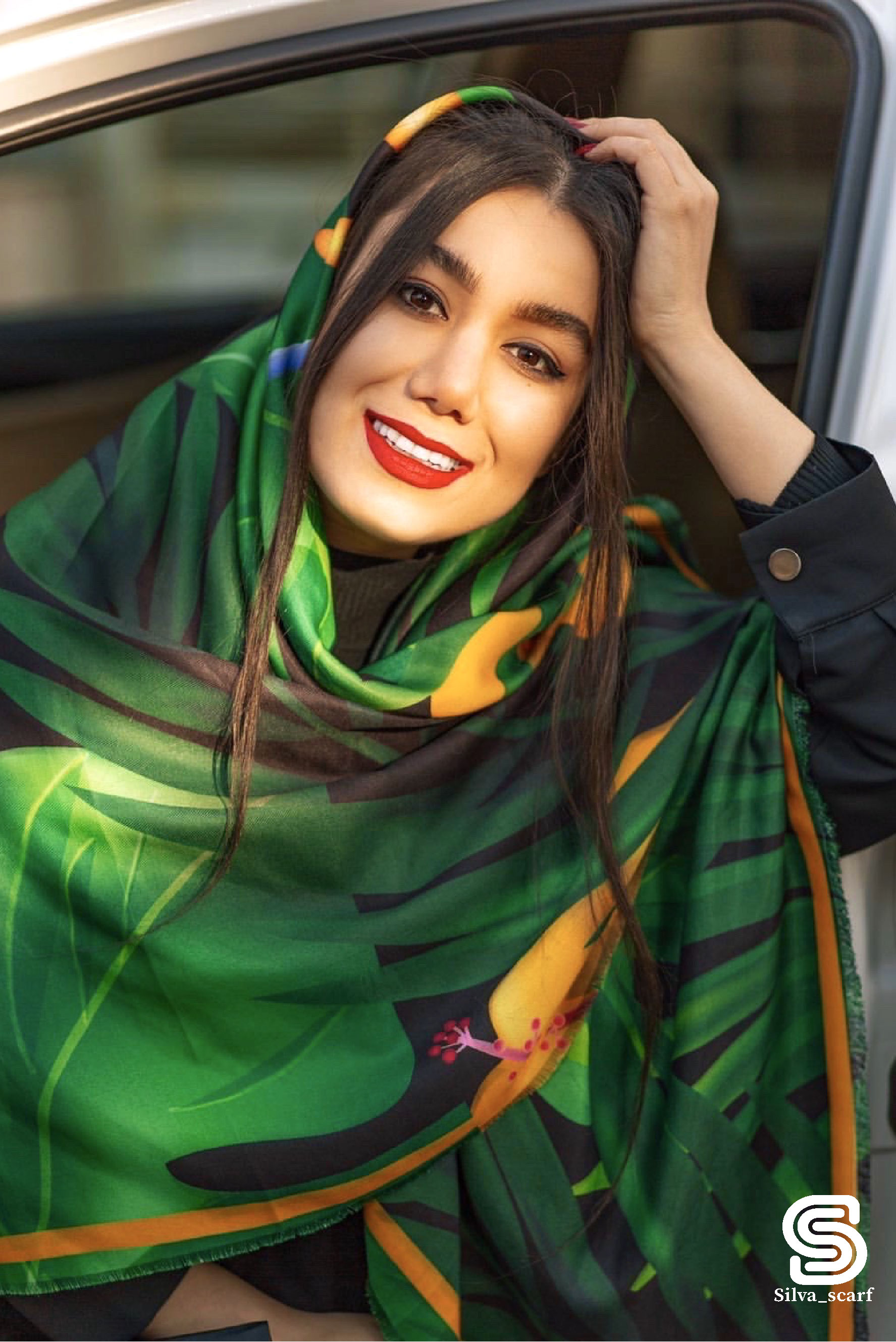 روسری نخی - طرح سبز پر طرفدار